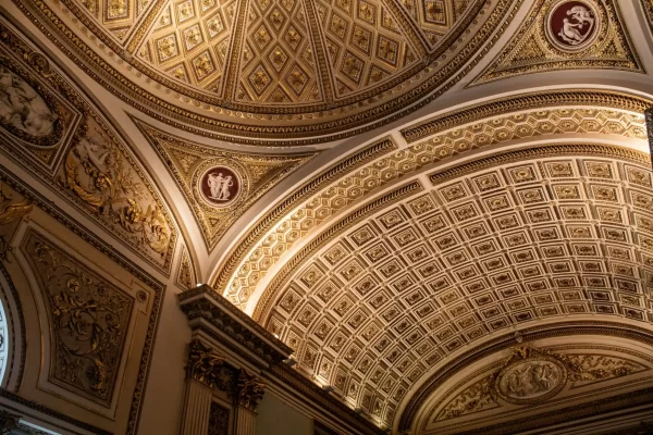 florence uffizi private tour ornate gilded ceiling